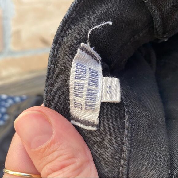 Madewell 10 inch high riser distressed raw hem ripped black skinny jeans size 26 - Picture 9 of 15